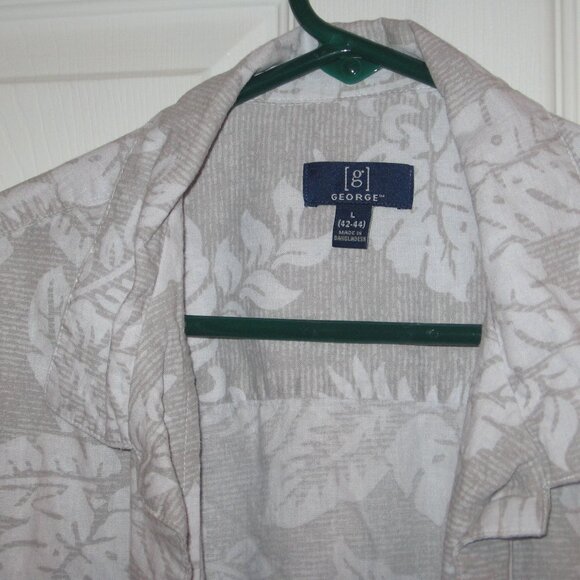 Grey Floral Pattern Casual Shortsleeve Button Up Shirt Men's Size Large - Picture 2 of 3